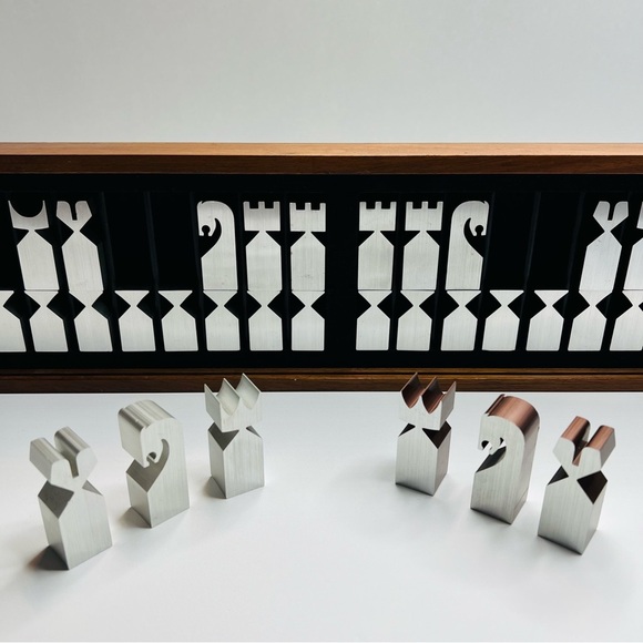 Vintage Austin Cox Aluminum Chess Set 1966 MCM with Display Case RARE ALCOA Nice - Picture 1 of 16
